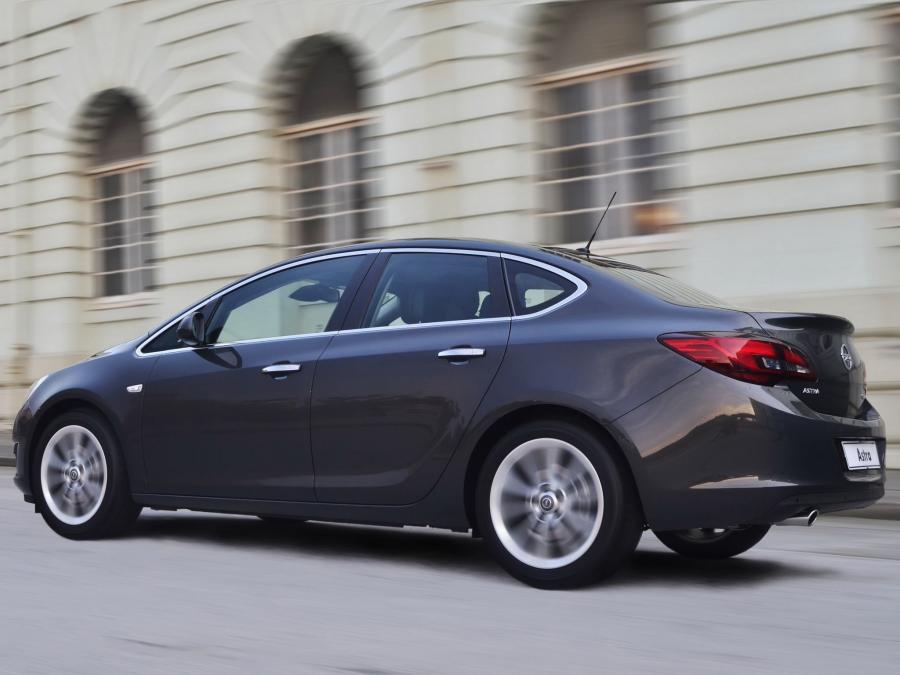  Opel Astra Sedan 2013 года  (ZA) (фото 5 из 24)